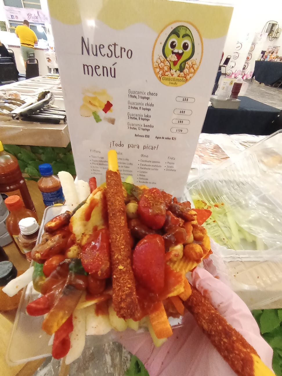 Guacamix abundante con múltiples ingredientes